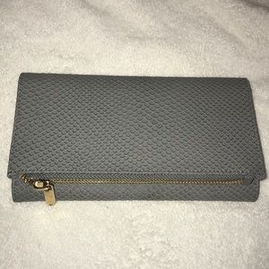 gray scaled wallet